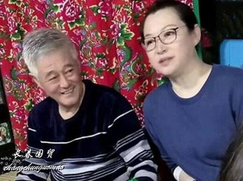 赵本山老婆图片,美丽与智慧并存