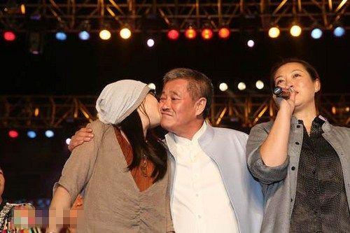 赵本山老婆图片,美丽与智慧并存