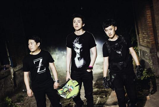 网红摩登兄弟,从街头演唱到网络红星的蜕变之路