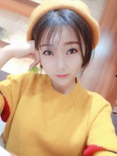 林希儿资料,才华横溢的年轻艺术家，用画笔描绘多彩人生