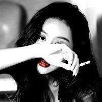 红唇抽烟图片,风情万种