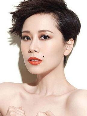 海青和丈夫儿子照片,温馨合影见证爱与亲情